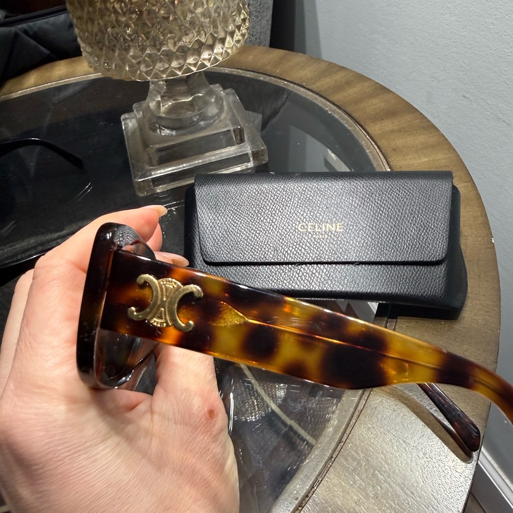 Authentic Celine Triomphe 04 Tortoiseshell Sunglasses - Brown - Picture 6 of 10